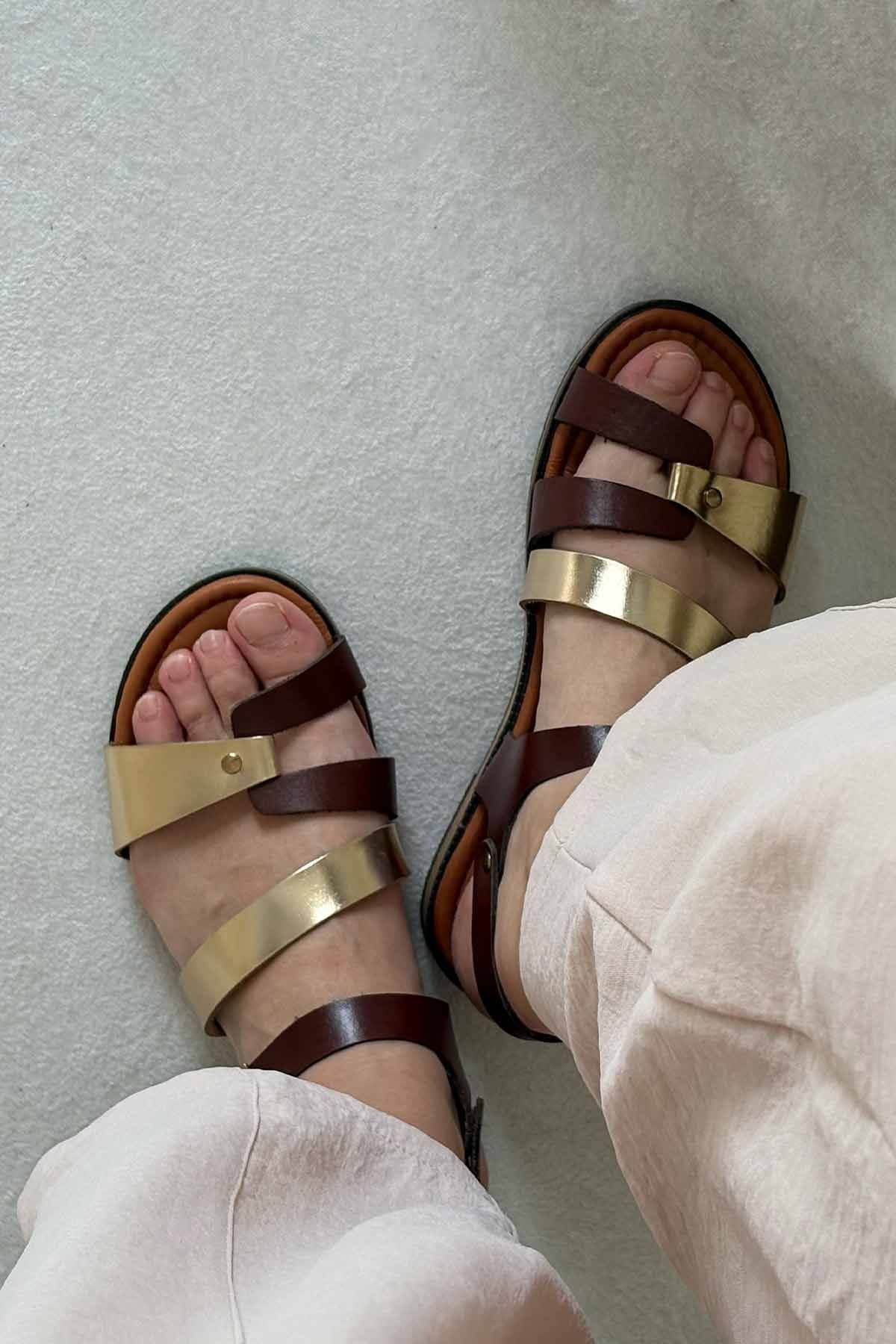 Deri Tokalı Kadın Sandalet DG6090 Kahve