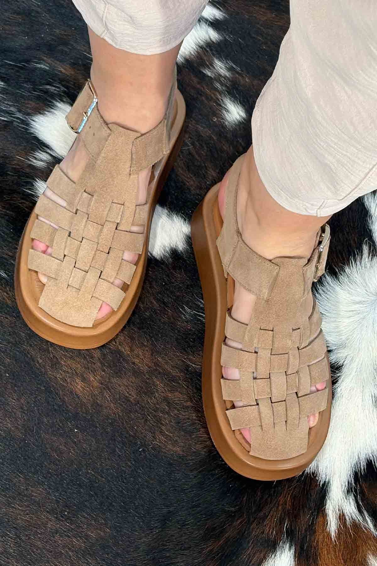 Süet Örgülü Kadın Sandalet DG6095 Kum